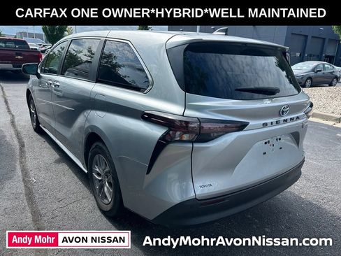 Used 2023 Toyota Sienna XLE FWD image 4