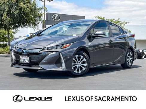 Used 2022 Toyota Prius Prime XLE FWD image 1