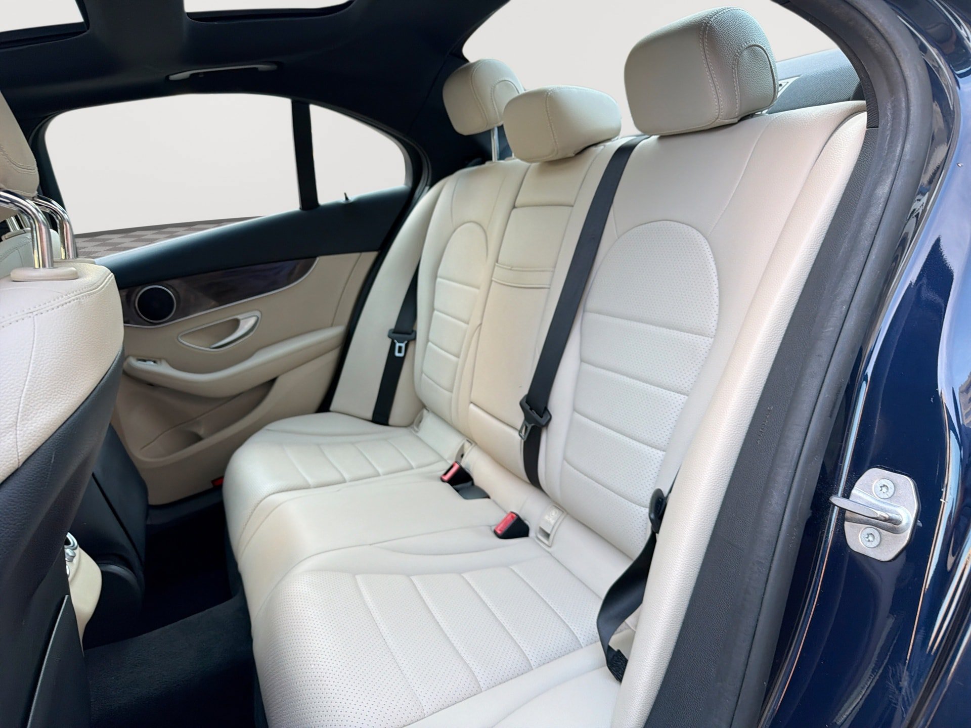 Used 2018 Mercedes-Benz C 300 Sedan w/ Premium Package image 27
