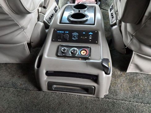 Used 2017 GMC Savana 2500 RWD image 37