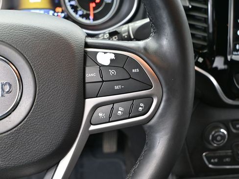 Used 2020 Jeep Cherokee High Altitude image 32