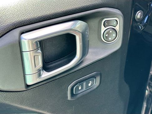 Used 2024 Jeep Wrangler Willys image 17