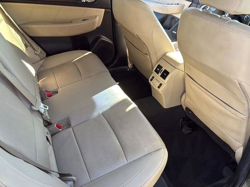 Used 2019 Subaru Outback 2.5i Limited w/ Popular Package #2 image 18