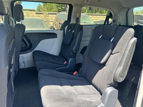 Used 2019 Dodge Grand Caravan SE w/ UConnect Hands-Free Group FWD image 23
