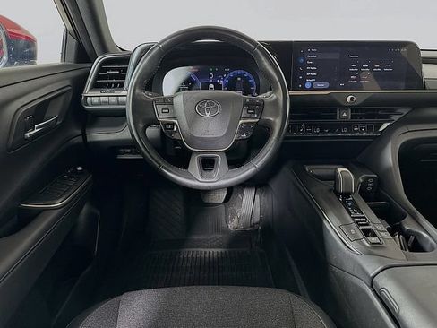 Used 2023 Toyota Crown AWD/4WD image 22