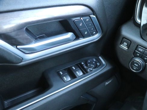 Used 2025 Chevrolet Silverado 2500 LTZ w/ LTZ Premium Package image 11