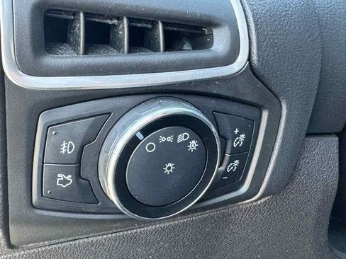 Used 2014 Ford Focus Titanium FWD image 39