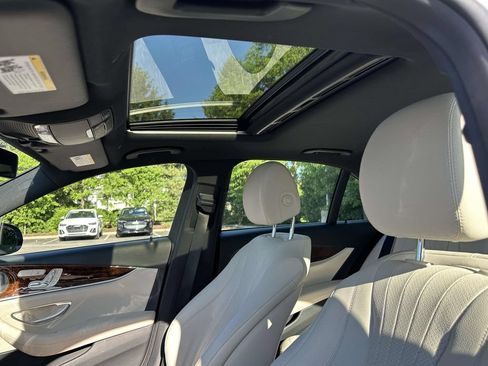 Used 2017 Mercedes-Benz E 300 4MATIC image 23