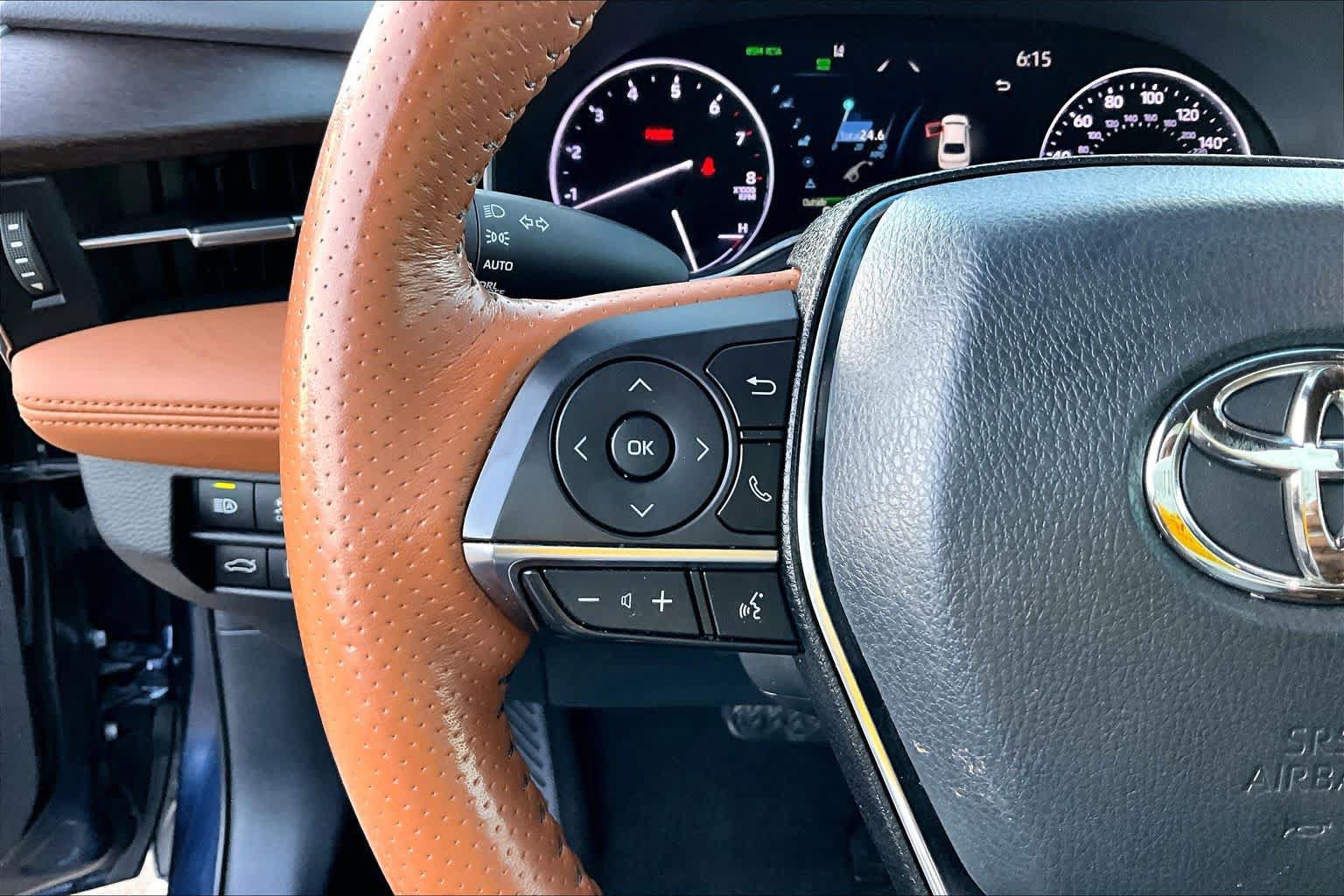 Used 2020 Toyota Avalon Limited FWD image 24