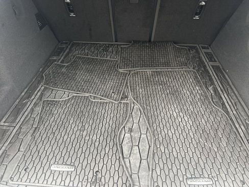 Used 2026 Jaguar F-PACE R-Dynamic S image 9