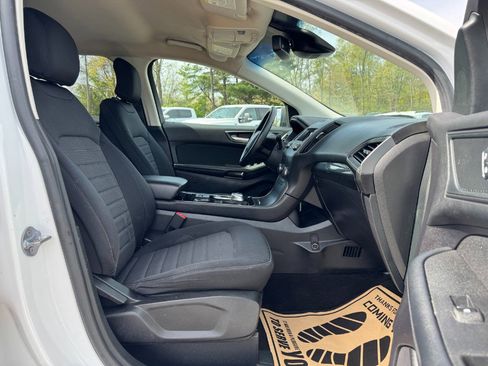 Used 2019 Ford Edge SE FWD image 19