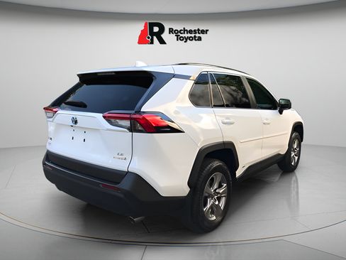 Certified 2024 Toyota RAV4 LE AWD/4WD image 7