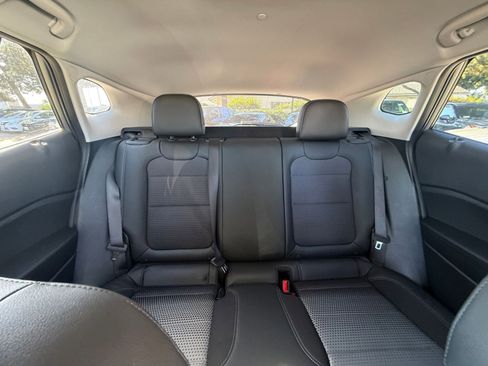 Used 2025 Chevrolet Trax LT image 36