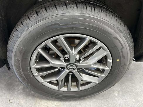 Used 2024 Nissan Rogue S AWD/4WD image 9