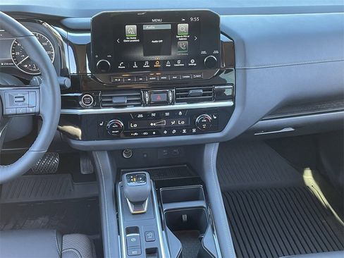 New 2025 Nissan Pathfinder SL image 19