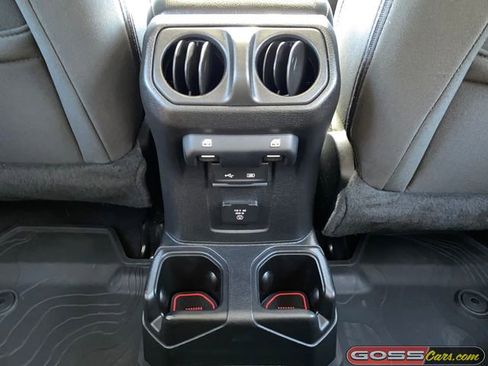 Certified 2020 Jeep Gladiator Overland w/ Cold Weather Group image 22