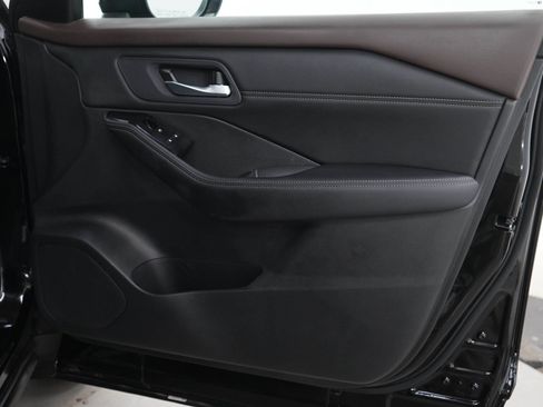 Used 2023 Nissan Rogue SV w/ SV Premium B Package AWD/4WD image 9
