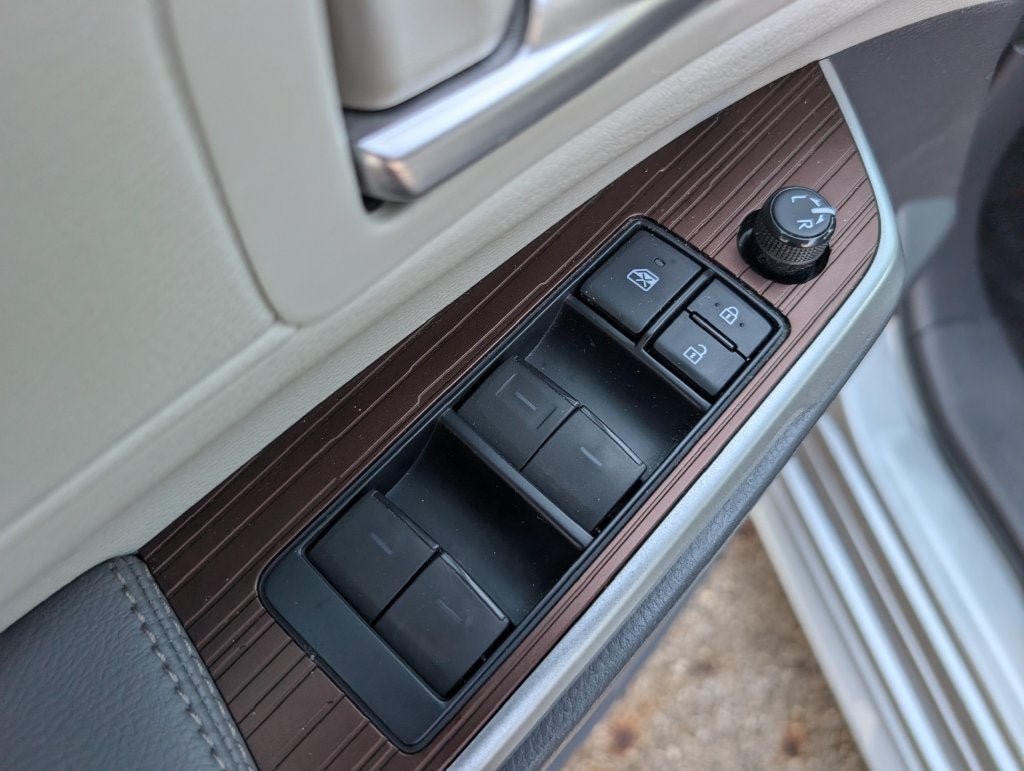 Certified 2022 Toyota Sienna XLE w/ XLE Plus Package FWD image 10