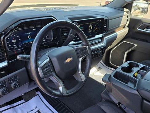 Used 2022 Chevrolet Silverado 1500 LT image 17