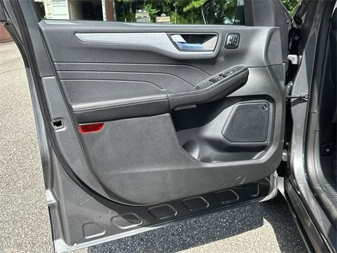 New 2025 Ford Escape SE w/ PHEV Premium Package image 10