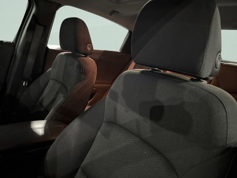 Used 2024 Chevrolet Malibu LT image 9