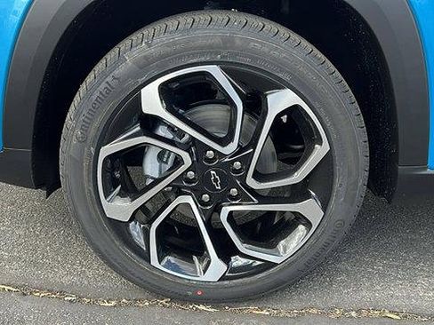 New 2025 Chevrolet Trax RS w/ Driver Confidence Package image 10