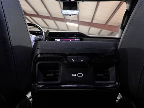Used 2024 GMC Sierra 2500 AT4 w/ AT4 Premium Plus Package AWD/4WD image 33