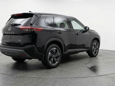 Used 2025 Nissan Rogue SV FWD image 9