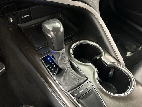 Used 2024 Toyota Camry SE w/ Blackout Package (TMS) image 15