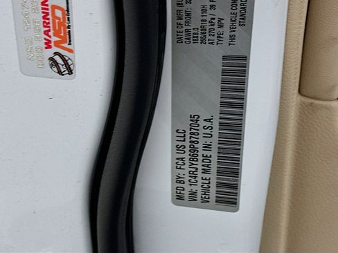 Used 2023 Jeep Grand Cherokee 4WD 4xe w/ Luxury Tech Group II image 12