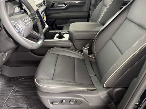 New 2026 GMC Yukon XL Elevation image 14