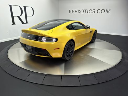 Used 2015 Aston Martin V12 Vantage S RWD image 5