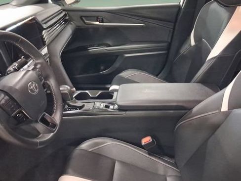 Used 2025 Toyota Camry SE FWD image 10