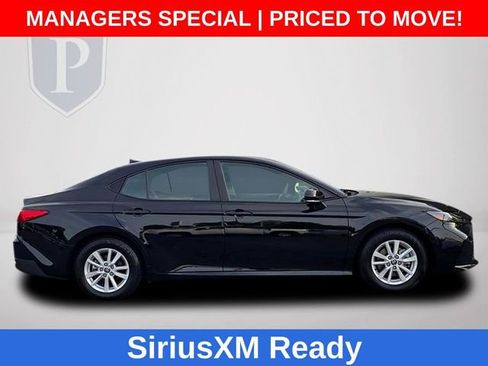 Used 2025 Toyota Camry LE FWD image 4