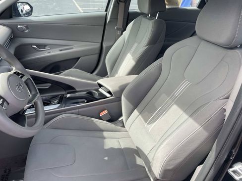 Used 2023 Hyundai Elantra SEL w/ Cargo Package FWD image 19