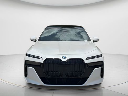 New 2026 BMW i7 xDrive60 AWD/4WD image 2