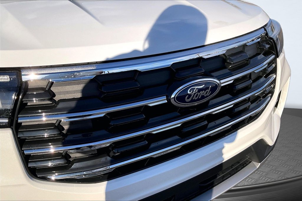 Used 2026 Ford Explorer Active w/ Active Comfort Package RWD image 33