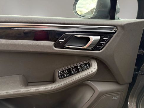 Used 2015 Porsche Macan S AWD/4WD image 14