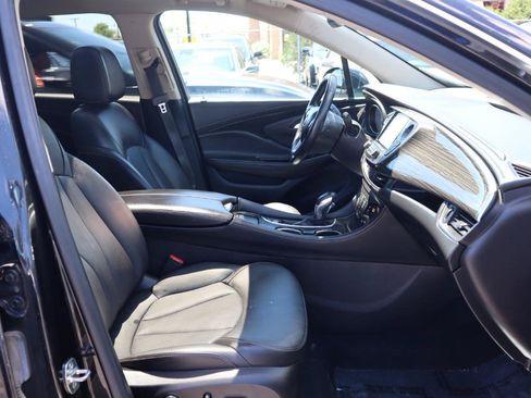 Used 2018 Buick Envision Essence AWD/4WD image 9