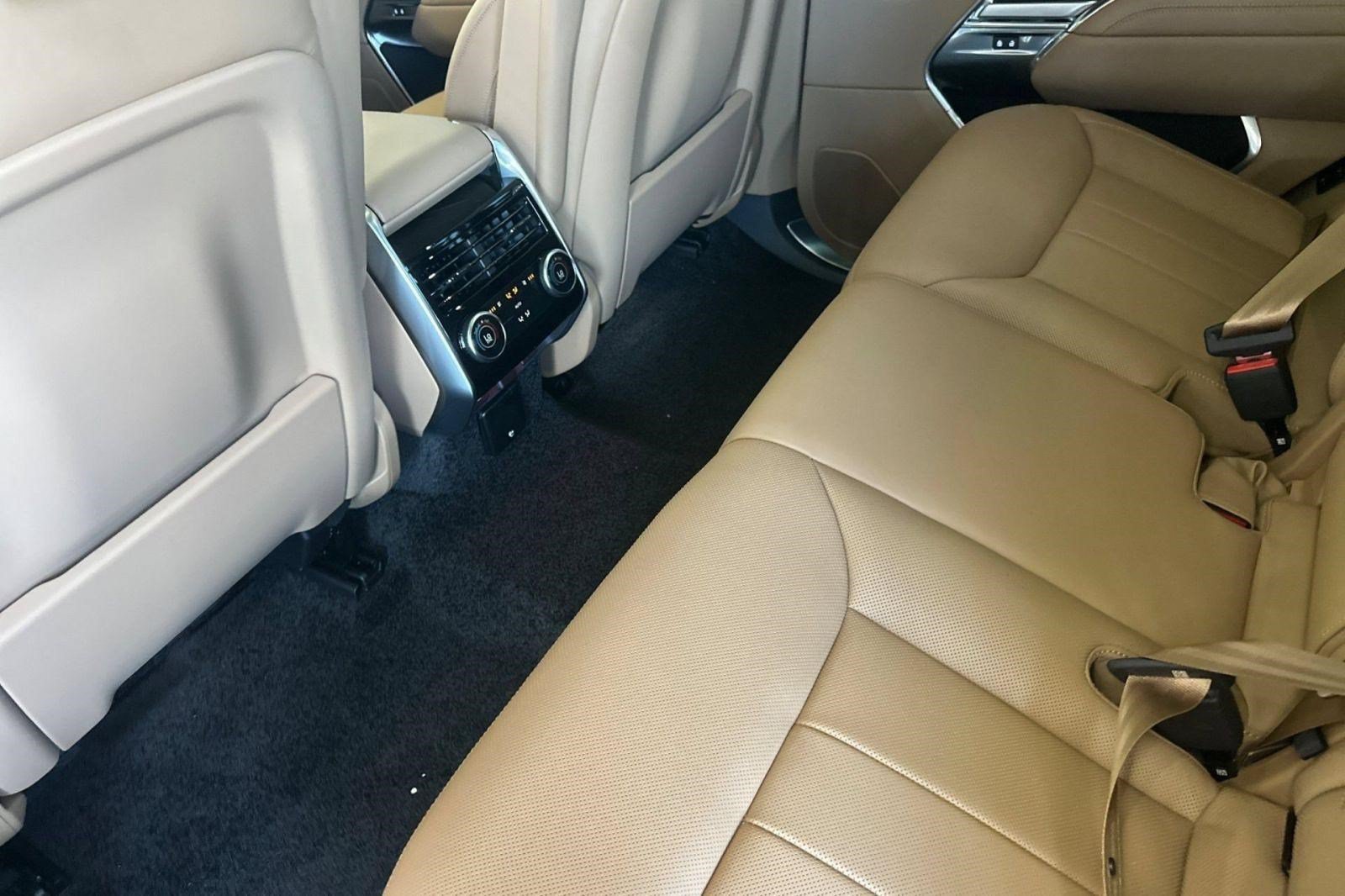 New 2026 Land Rover Range Rover Long Wheelbase SE AWD/4WD image 21
