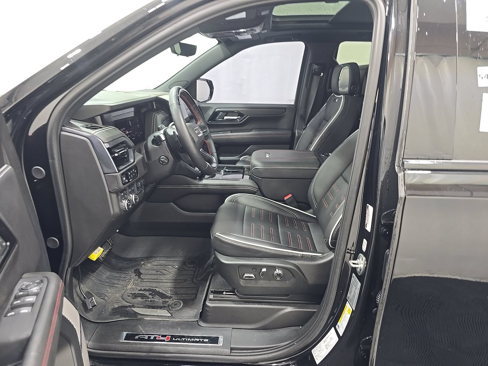 Used 2025 GMC Yukon AT4 Ultimate w/ LPO, Floor Liner Package AWD/4WD image 7