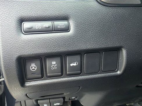 Used 2018 Nissan Murano S AWD/4WD image 15