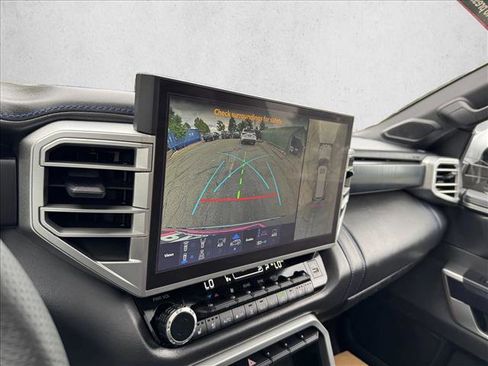 Used 2025 Toyota Sequoia Platinum image 15