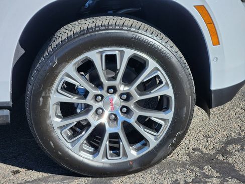 New 2026 GMC Yukon XL Denali w/ Sun & Power Step Package image 9