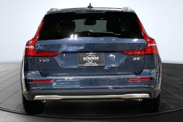 Certified 2023 Volvo V60 B5 Cross Country Plus w/ Climate Package AWD/4WD image 5