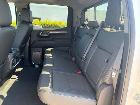 Used 2024 GMC Sierra 1500 Denali w/ Technology Package AWD/4WD image 8