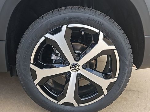 New 2026 Volkswagen Taos SEL AWD/4WD image 9