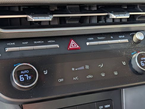 Used 2025 Hyundai Sonata SEL FWD image 10