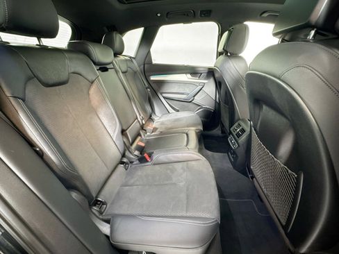 Used 2022 Audi Q5 e Prestige w/ Prestige Package image 26