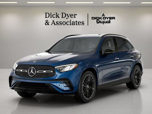 Used 2026 Mercedes-Benz GLC 300 image 3